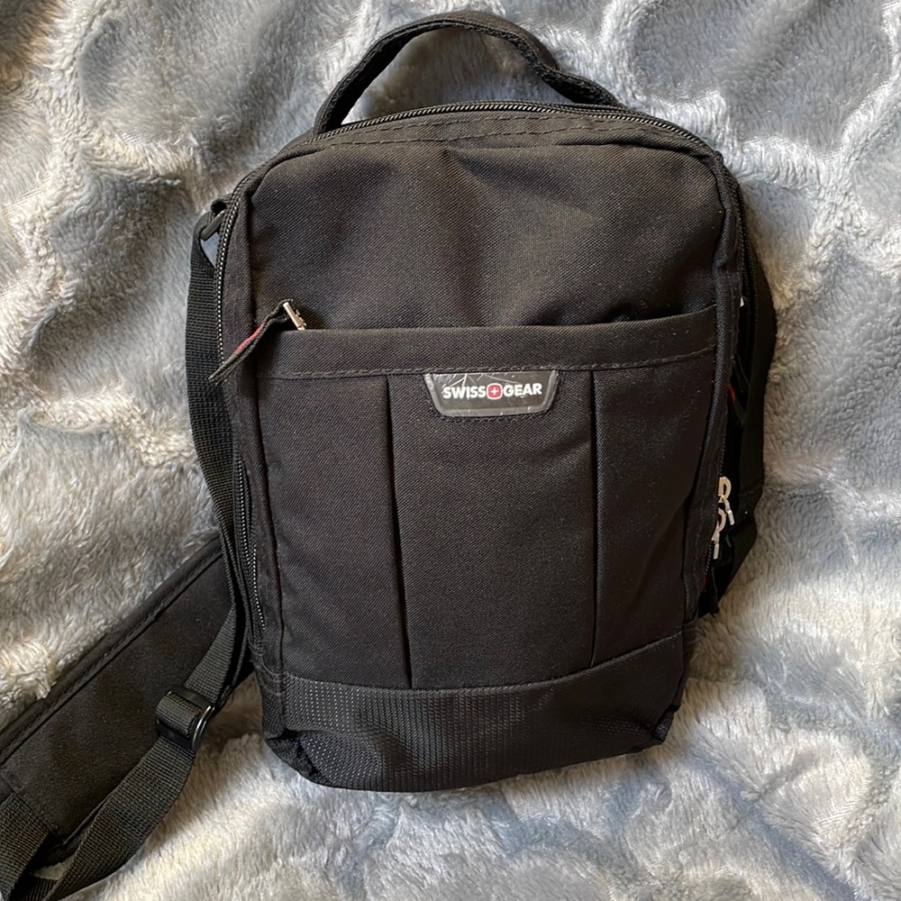 Swissgear Identity Vertical Boarding Bag Nwot Gem